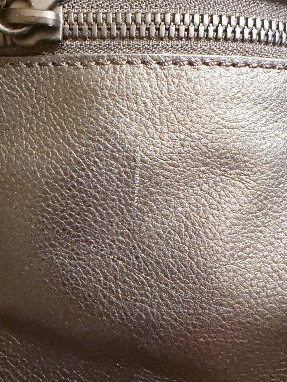 AWAY The Everywhere Travel Weekend Bag in Black Leather - Picture 6 of 8